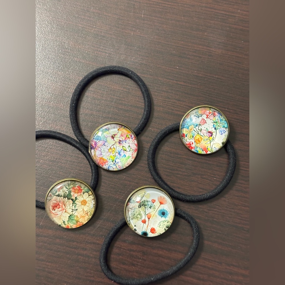 Set of 4 floral hair ties